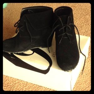 Black Nine West booties